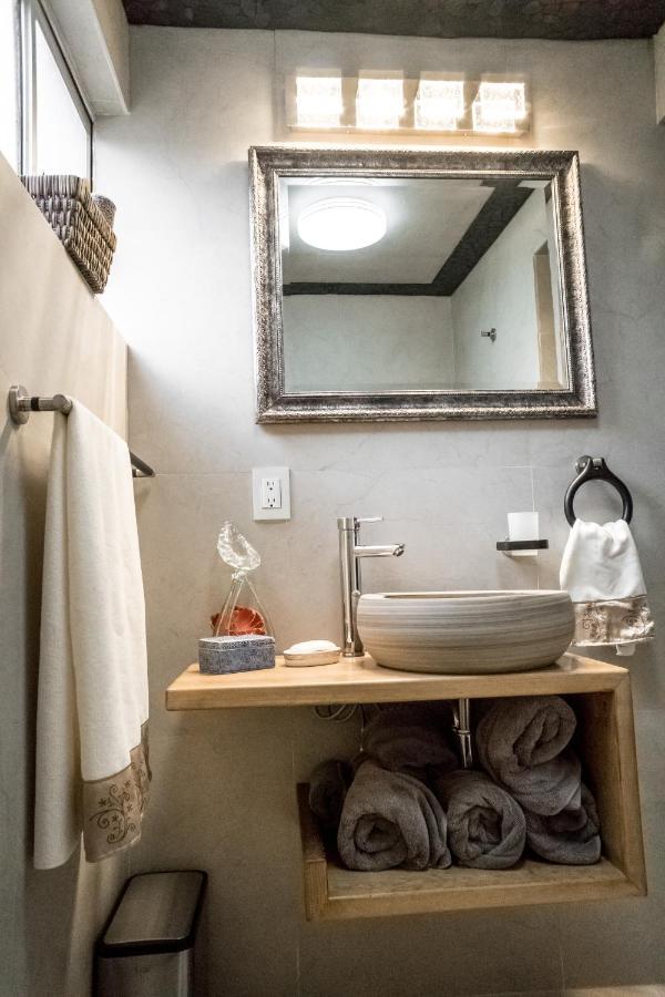 Depa Lulú Zona Hotelera, Caseta De Cobro A Silao *