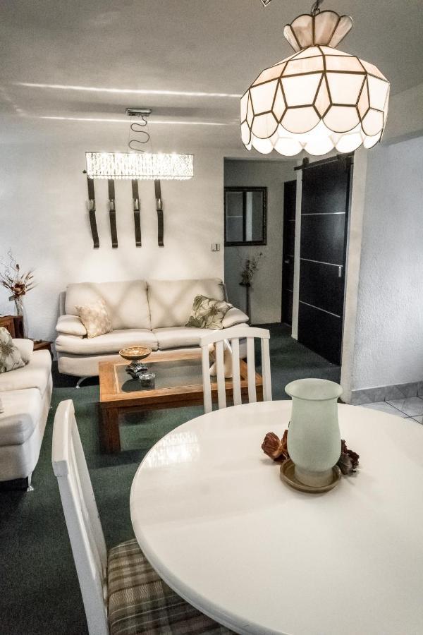 Depa Lulú Zona Hotelera, Caseta De Cobro A Silao Apartamento *